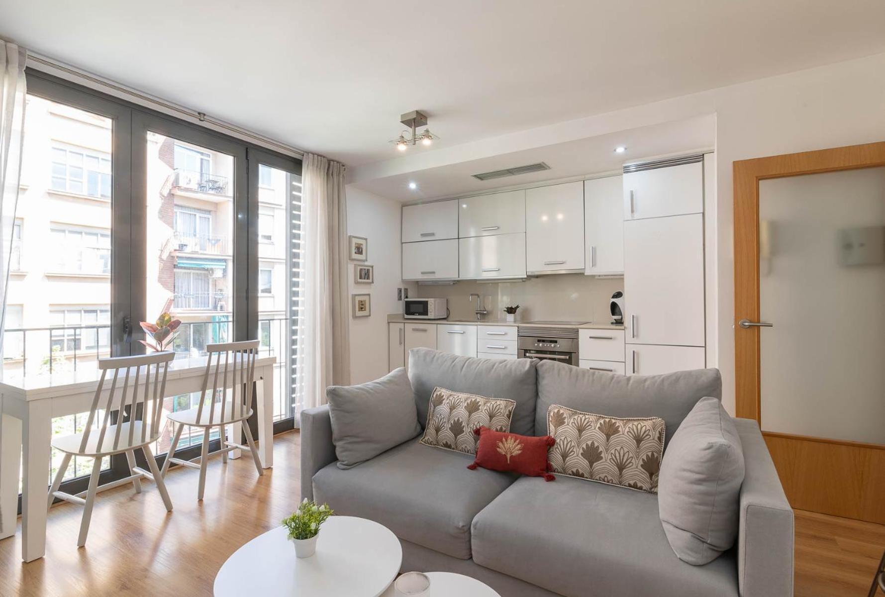 My Space Modern Sagrada Familia Apartment *